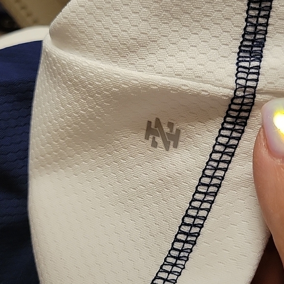 IZOD GOLF Semi-fitted Long Sleeve Athletic Shirt, NEW - Picture 4 of 7